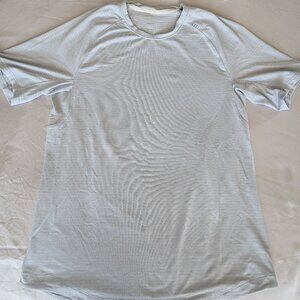 Lululemon  Men's License to Train Short Sleeve Heathered Starch Blue Size: M
